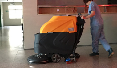 M52手推式洗地機服務(wù)于醫(yī)院